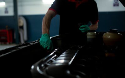Mitos DEF: Haruskah Anda Mengisi DEF Saat Servis Rutin?