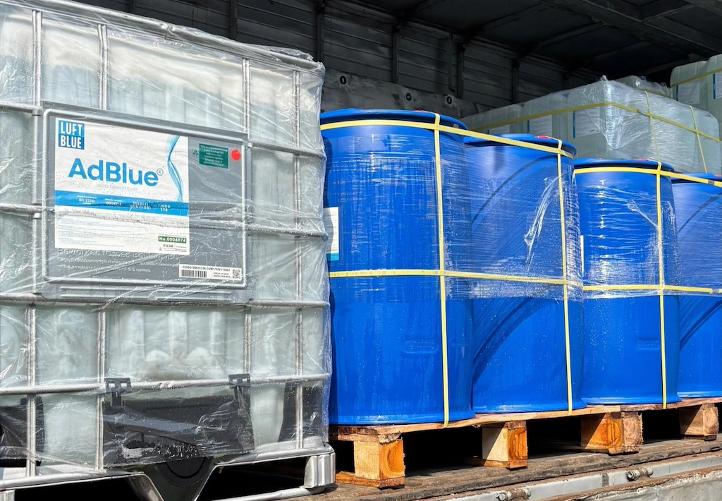 luft blue adblue dalam proses pengiriman logistik (photo by: Luft Blue)